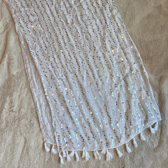 Justice White Sequin Scarf - Picture 3 of 3